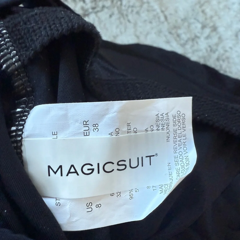 MAGICSUIT NWOT Halter Neck One-Piece Swimsuit SZ 8